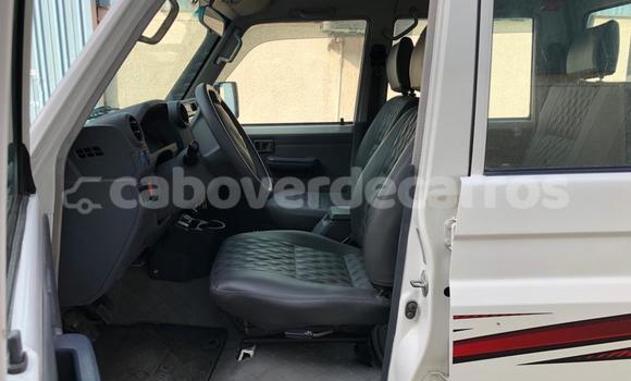 Comprar Usado Toyota Land Cruiser Black Carro em Santa Maria em Sal Comprar Usado Toyota Land Cruiser Black Carro em Santa Maria em Sal