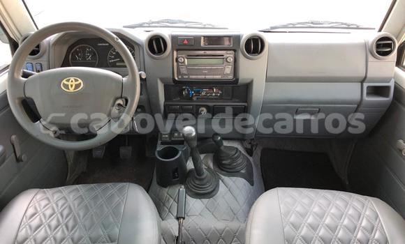 Comprar Usado Toyota Land Cruiser Black Carro em Santa Maria em Sal Comprar Usado Toyota Land Cruiser Black Carro em Santa Maria em Sal