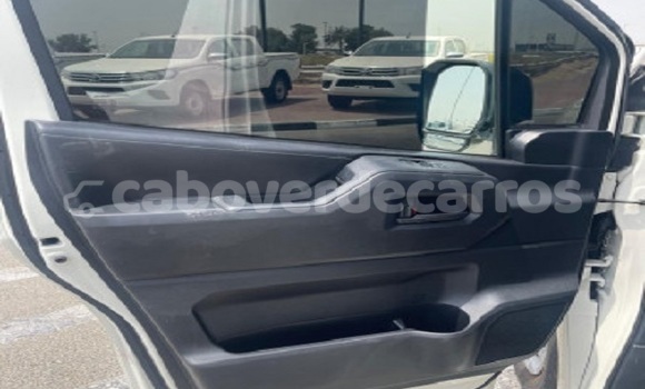 Comprar Usado Toyota Hiace White Carro em Mosteiros em Fogo Comprar Usado Toyota Hiace White Carro em Mosteiros em Fogo