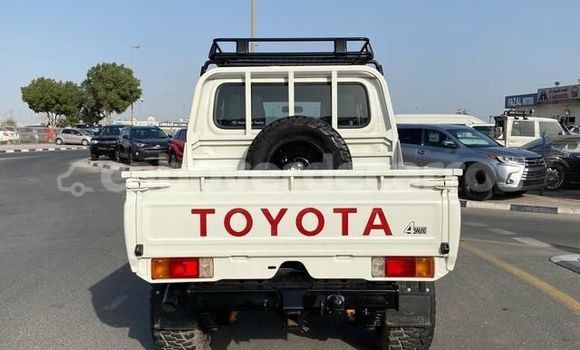 Buy Used Toyota DA White Truck in Nova Sintra in Brava Buy Used Toyota DA White Truck in Nova Sintra in Brava