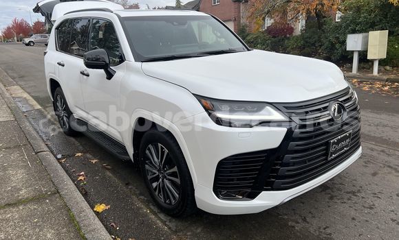 Comprar Usado Lexus LX White Carro em Vila do Maio em Maio