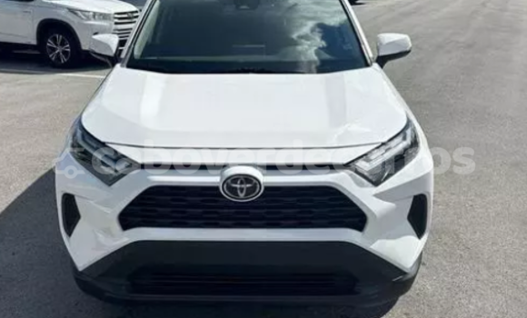 Comprar Usado Toyota RAV 4 White Carro em Sao Filipe em Fogo