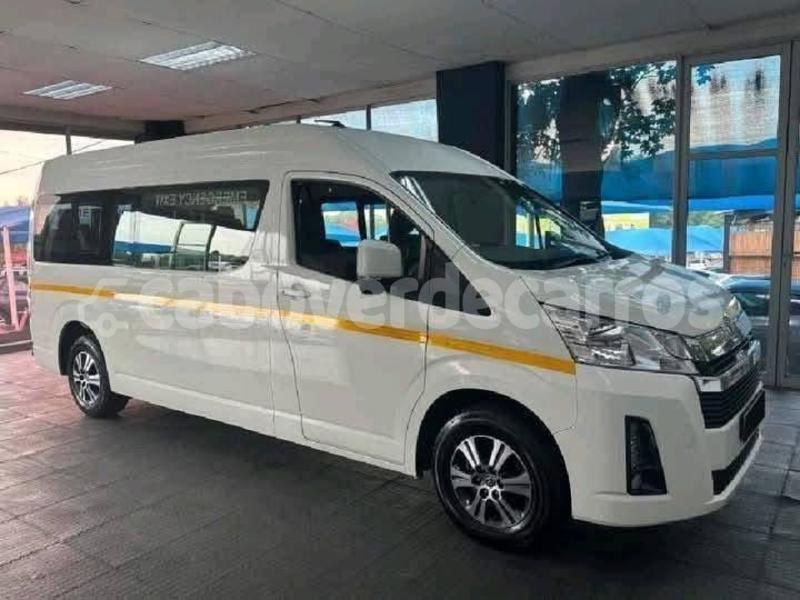Big with watermark toyota hiace sal santa maria 268